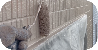 足場が組まれた住宅